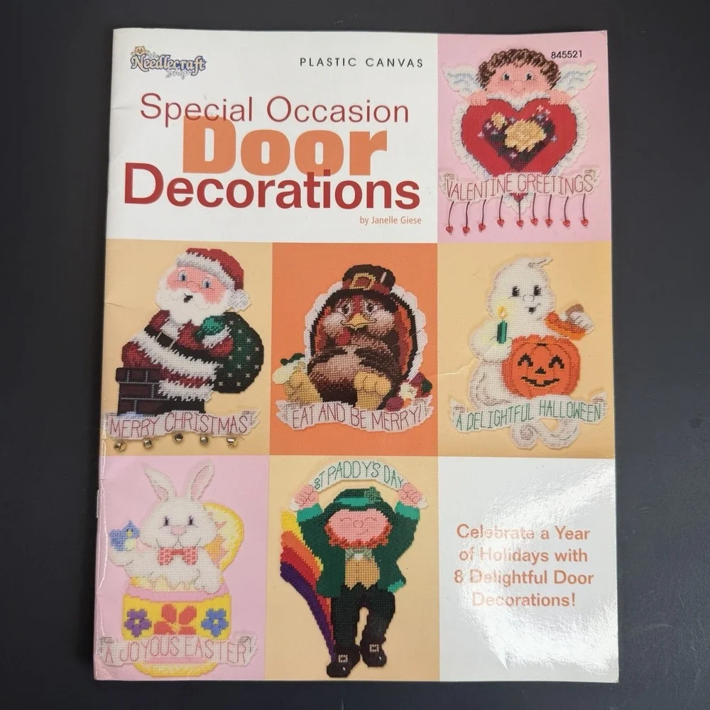 Needlecraft Shop Special Occasion Plastic Canvas Holiday 8‎ Door Decorations